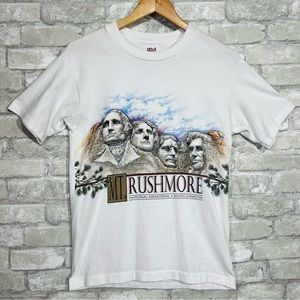 Vintage 1993 Single Stitch Mt. Rushmore Graphic Tshirt Made in USA Crewneck EUC